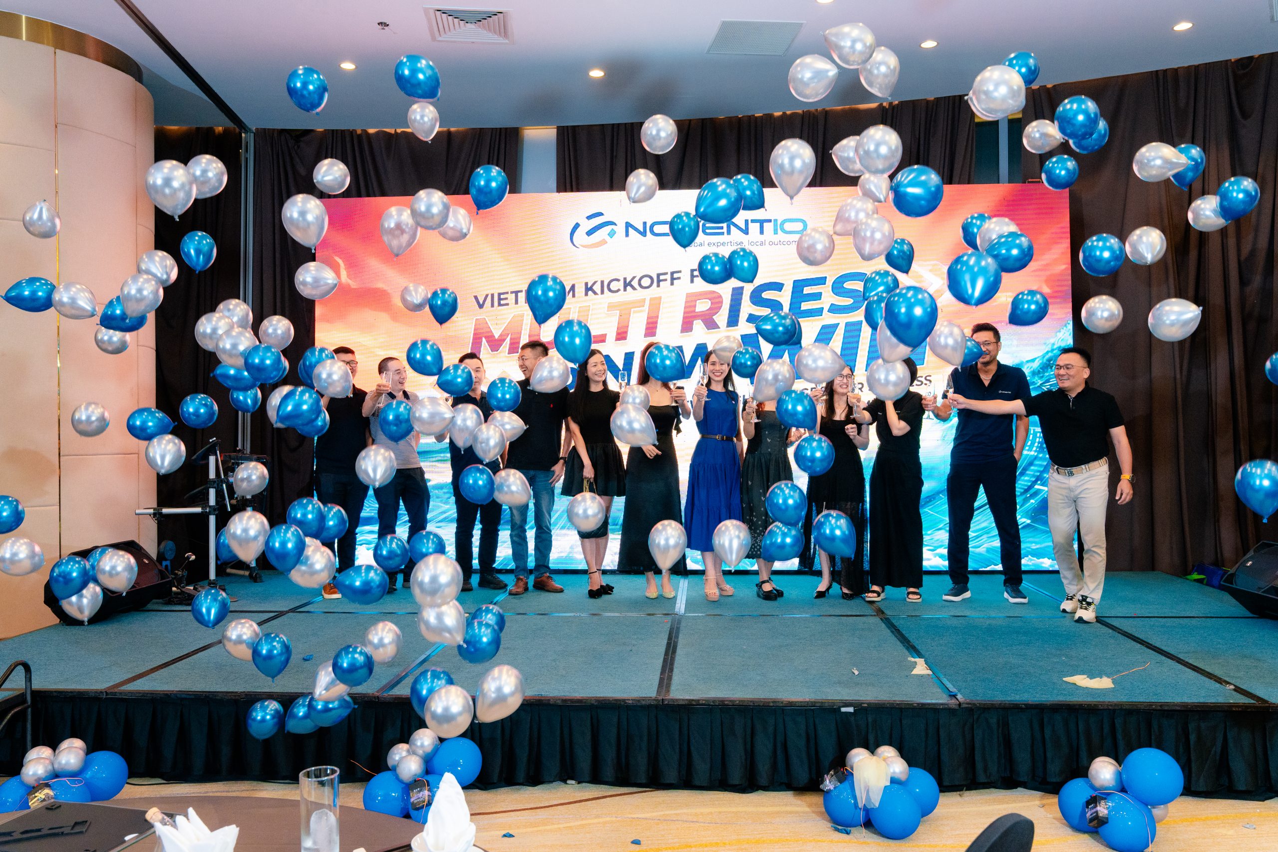 TỔ CHỨC GALA DINNER